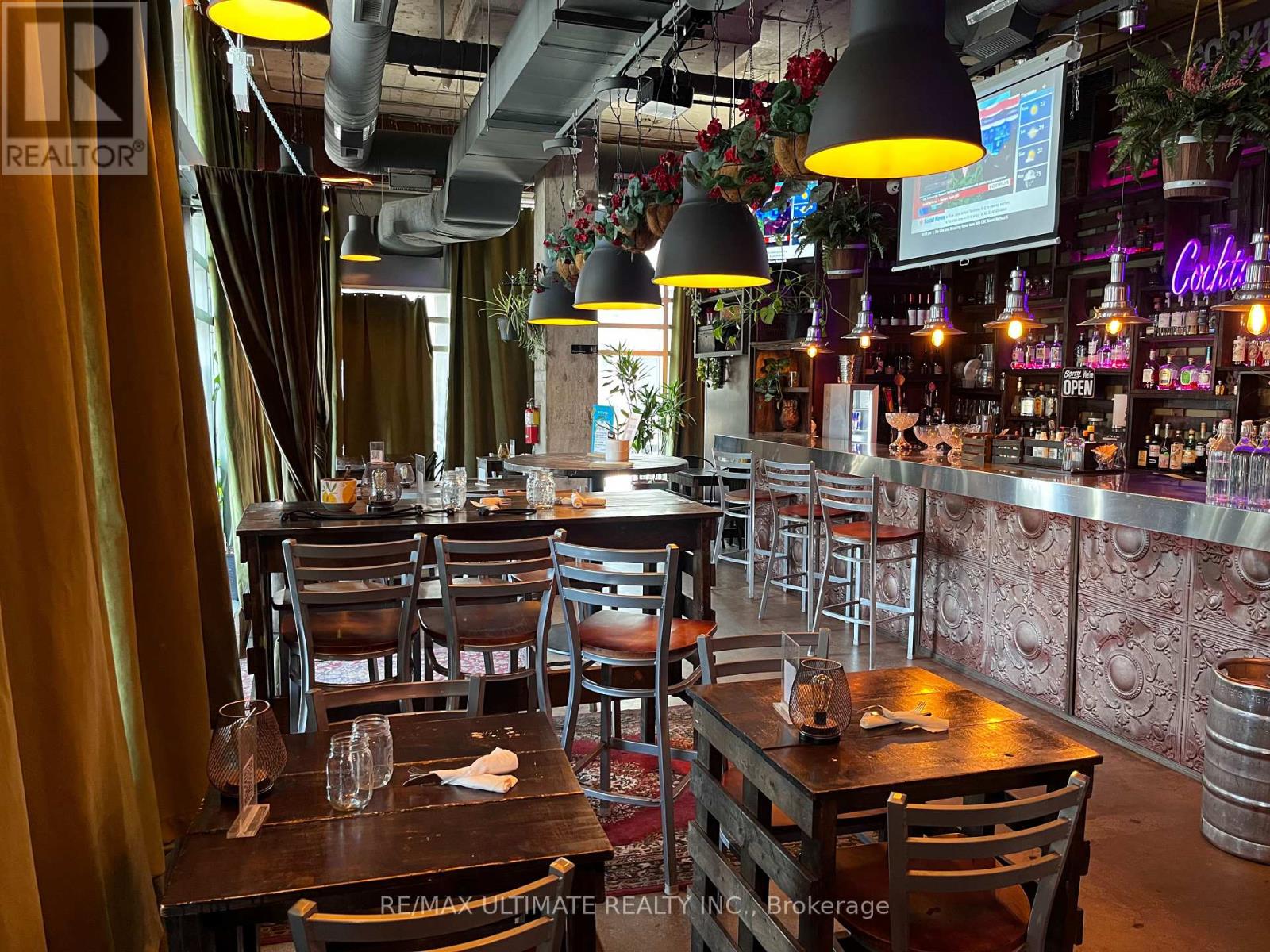 905 King Street W, Toronto, Ontario  M6K 3G9 - Photo 2 - C12537200