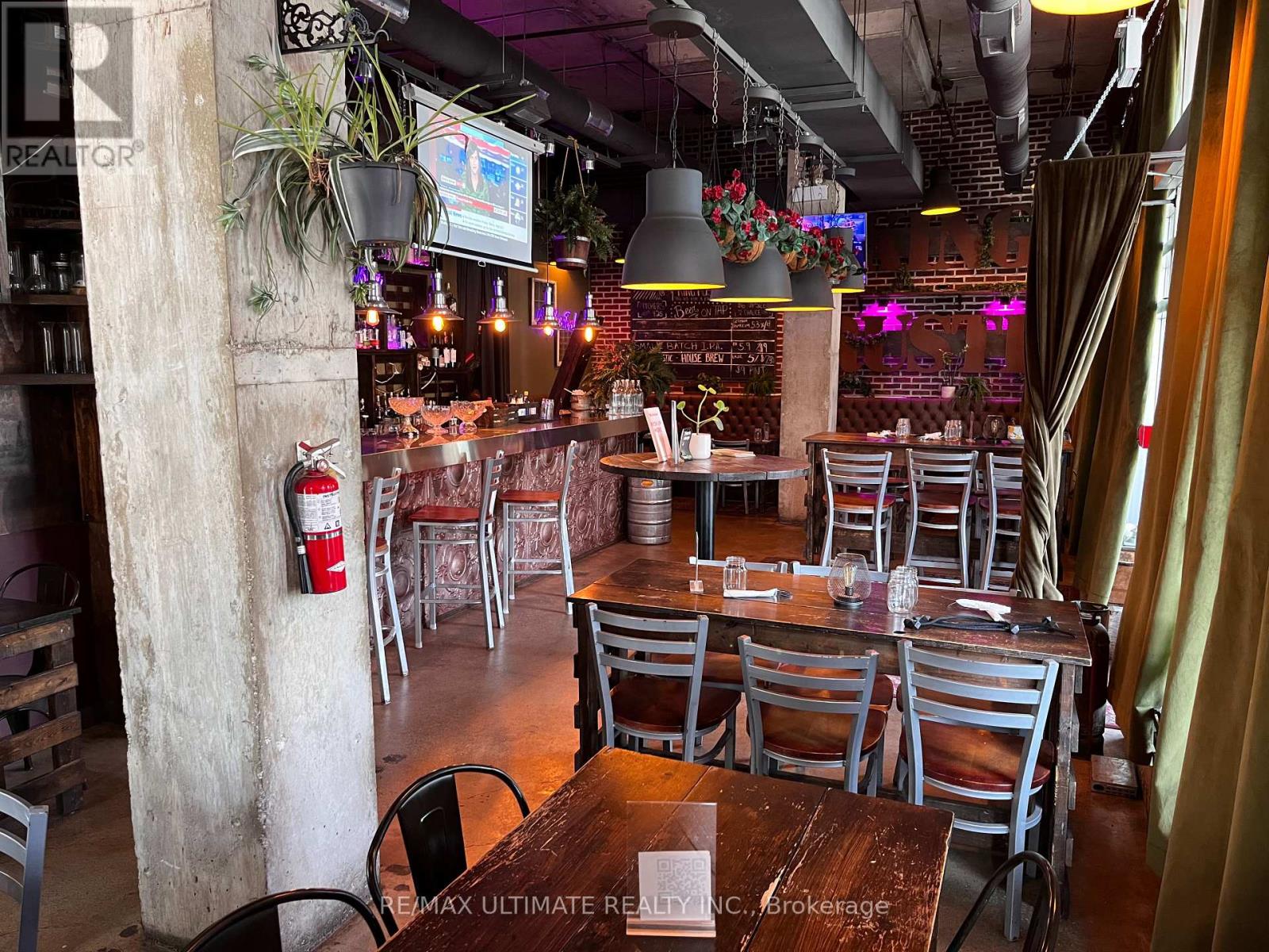 905 King Street W, Toronto, Ontario  M6K 3G9 - Photo 3 - C12537200