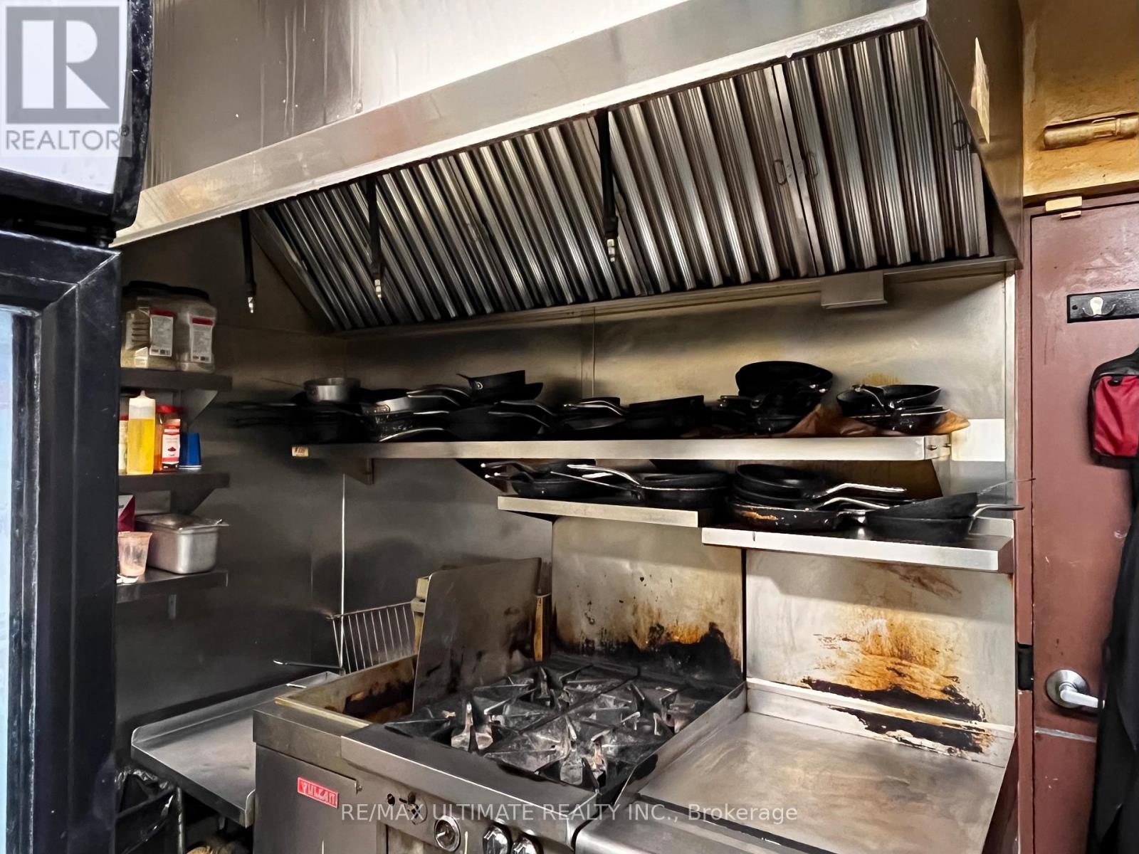 905 King Street W, Toronto, Ontario  M6K 3G9 - Photo 8 - C12537200