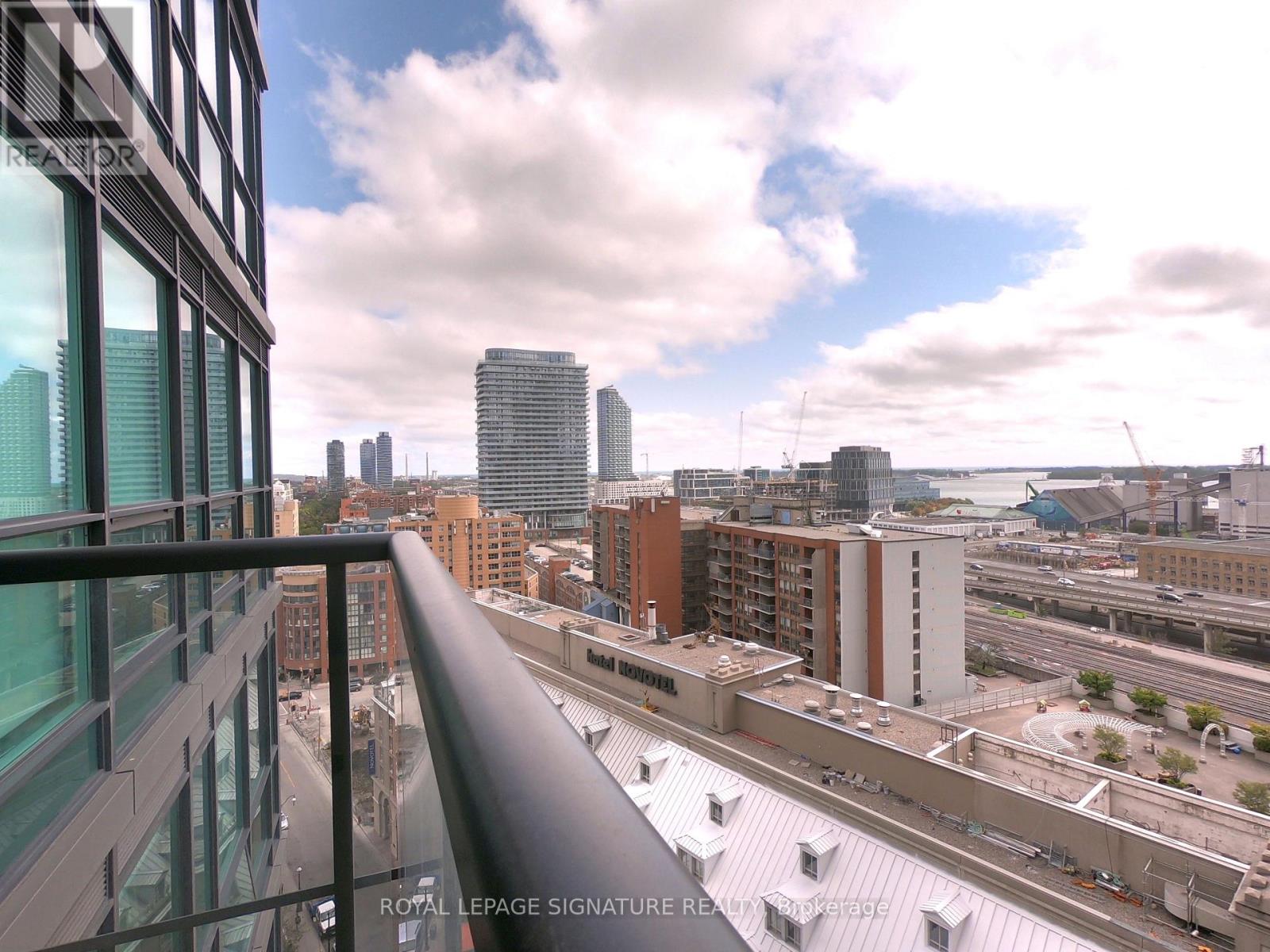 1703 - 1 Scott Street, Toronto, Ontario  M5E 1A1 - Photo 8 - C12537214