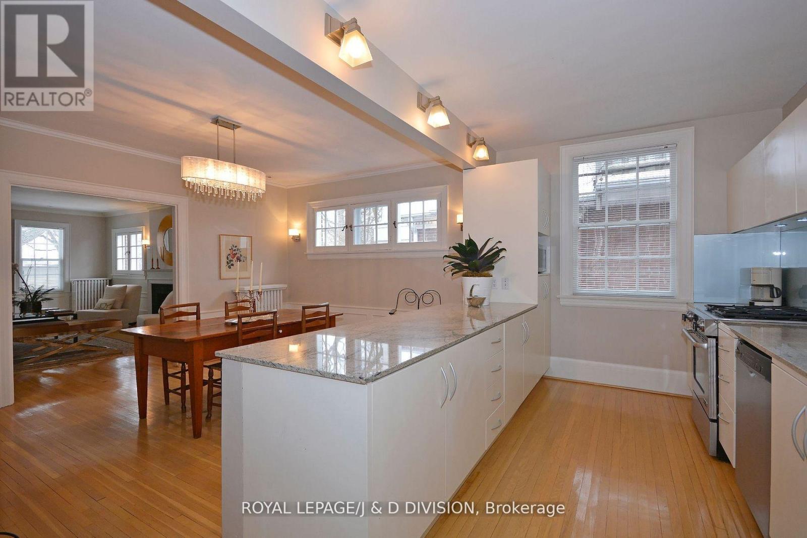 34 Edmund Avenue, Toronto, Ontario  M4V 1H3 - Photo 14 - C12537216