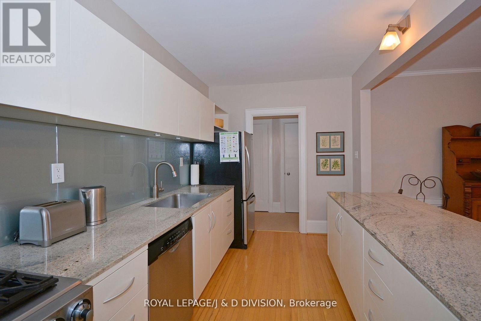 34 Edmund Avenue, Toronto, Ontario  M4V 1H3 - Photo 15 - C12537216