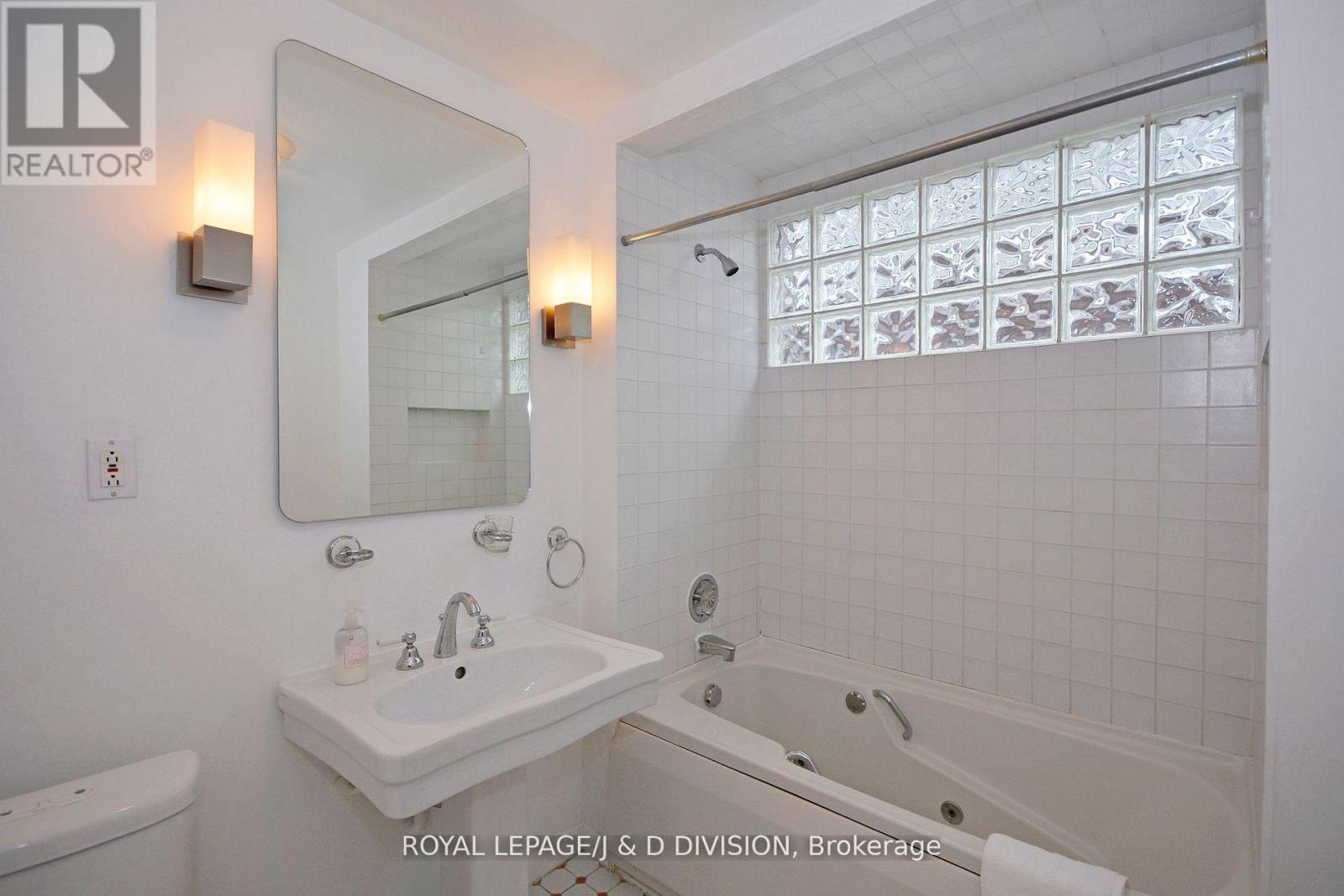 34 Edmund Avenue, Toronto, Ontario  M4V 1H3 - Photo 22 - C12537216