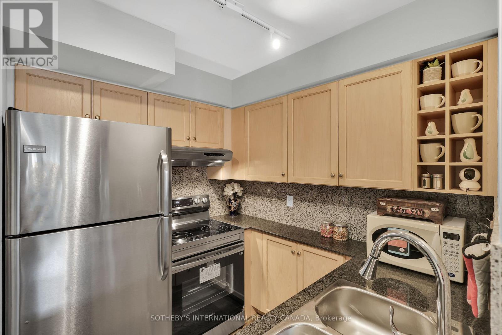 2403 - 210 Victoria Street, Toronto, Ontario  M5B 2R3 - Photo 5 - C12537232