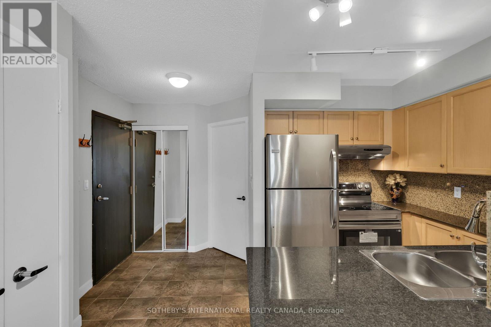 2403 - 210 Victoria Street, Toronto, Ontario  M5B 2R3 - Photo 7 - C12537232