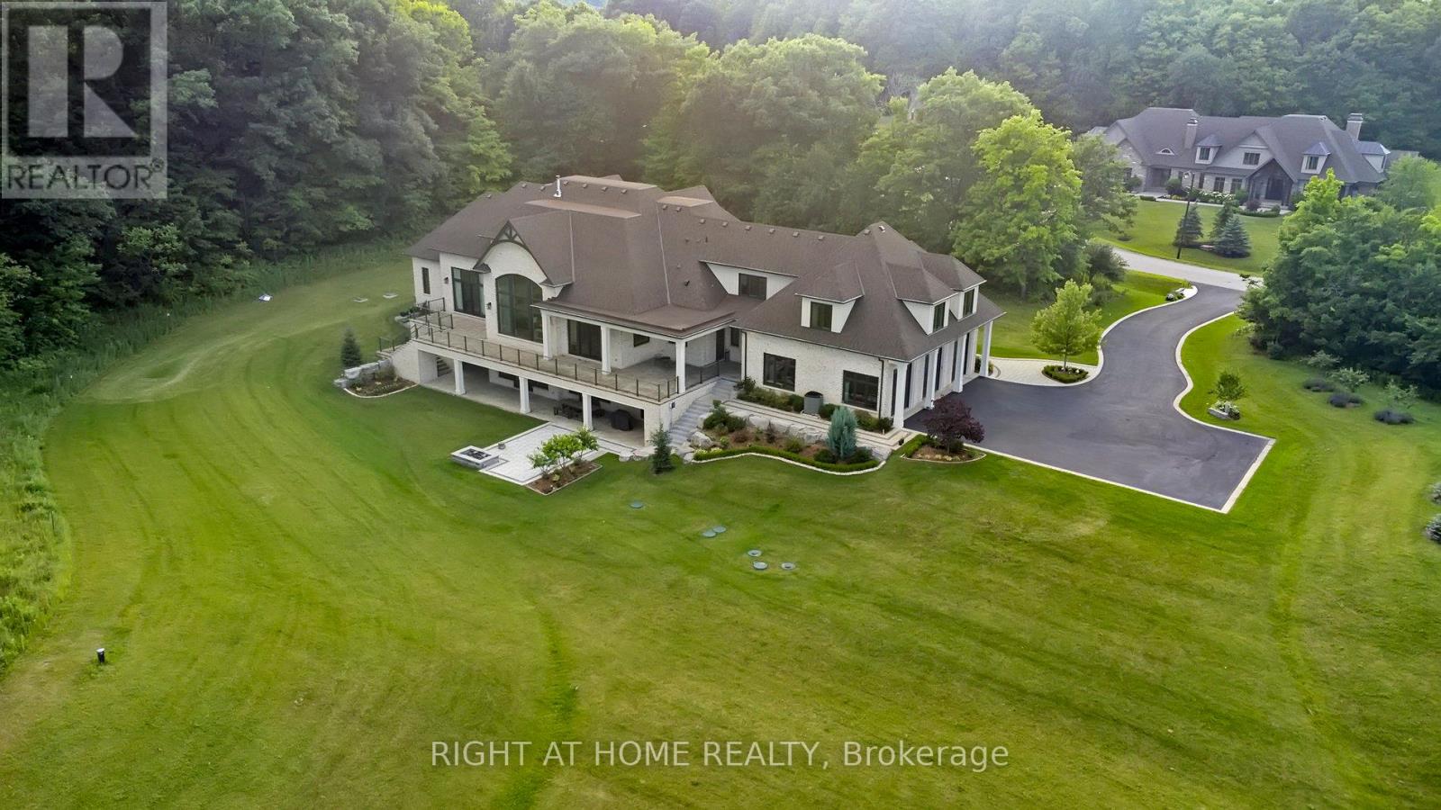 2606 Harvestmoon Lane, Burlington, Ontario  L7P 0N5 - Photo 49 - W12535506