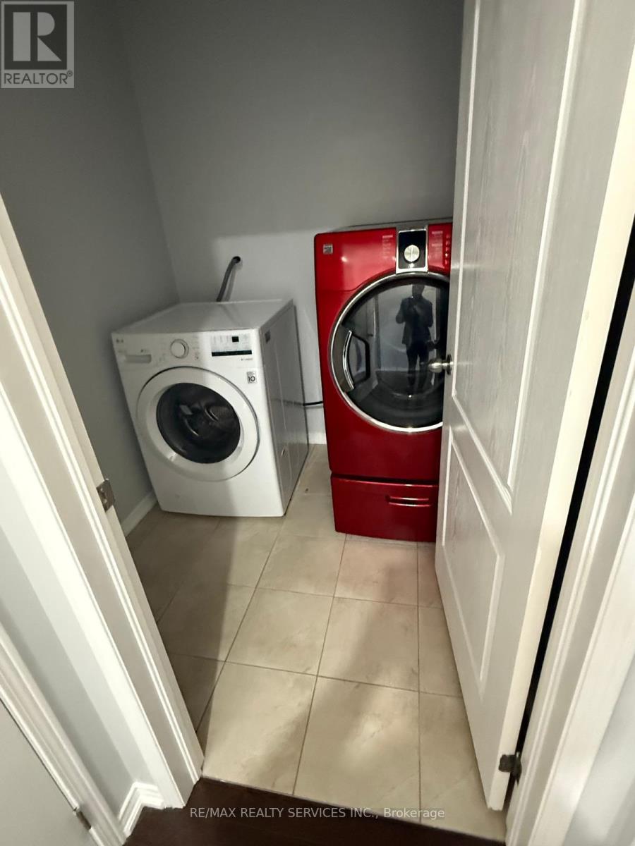 2419 Kentucky Derby Way E, Oshawa, Ontario  L1L 0H3 - Photo 3 - E12537066