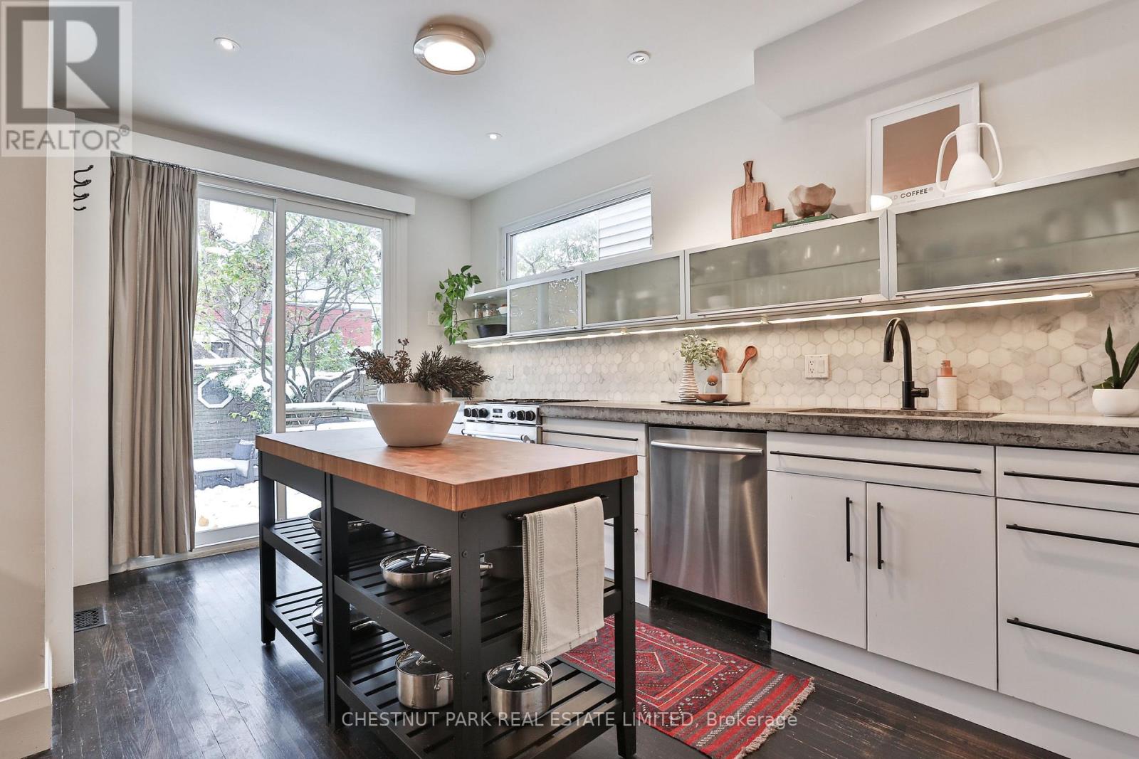 122 Ivy Avenue, Toronto, Ontario M4L 2H7 - Photo 13 - E12537120