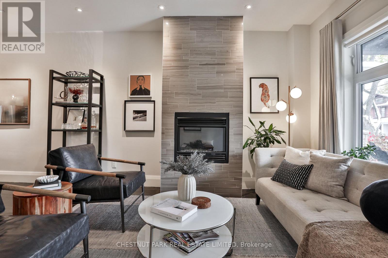 122 Ivy Avenue, Toronto, Ontario M4L 2H7 - Photo 4 - E12537120