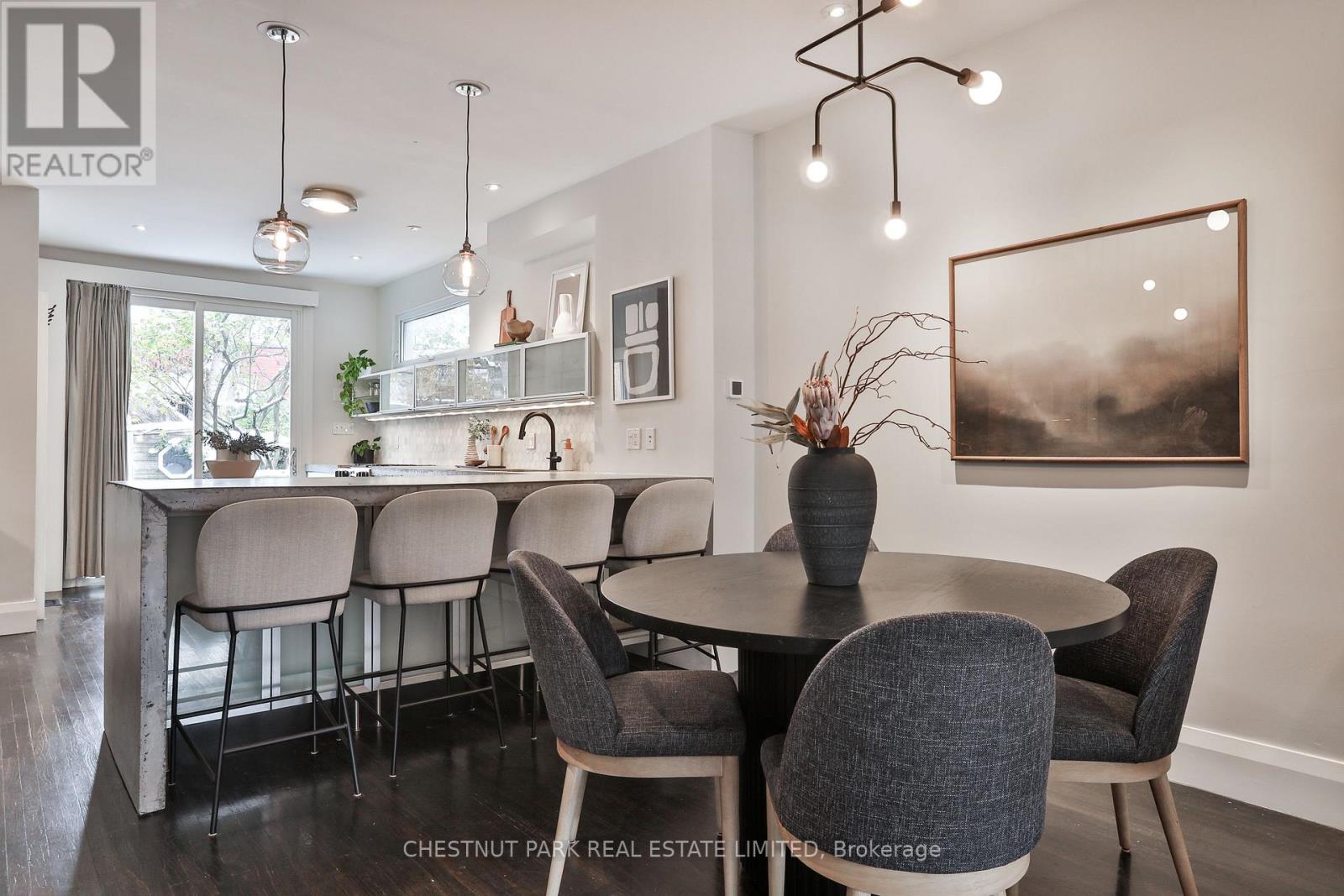 122 Ivy Avenue, Toronto, Ontario M4L 2H7 - Photo 9 - E12537120