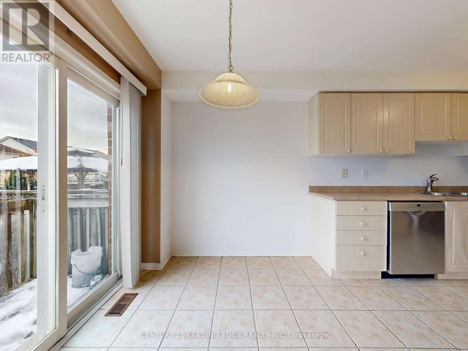 41 Telegraph Drive, Whitby, Ontario  L1P 1S3 - Photo 13 - E12537140