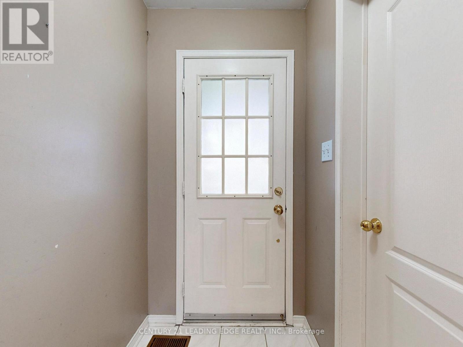 41 Telegraph Drive, Whitby, Ontario  L1P 1S3 - Photo 16 - E12537140