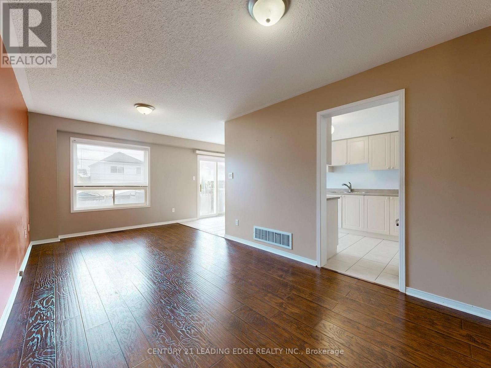 41 Telegraph Drive, Whitby, Ontario  L1P 1S3 - Photo 5 - E12537140