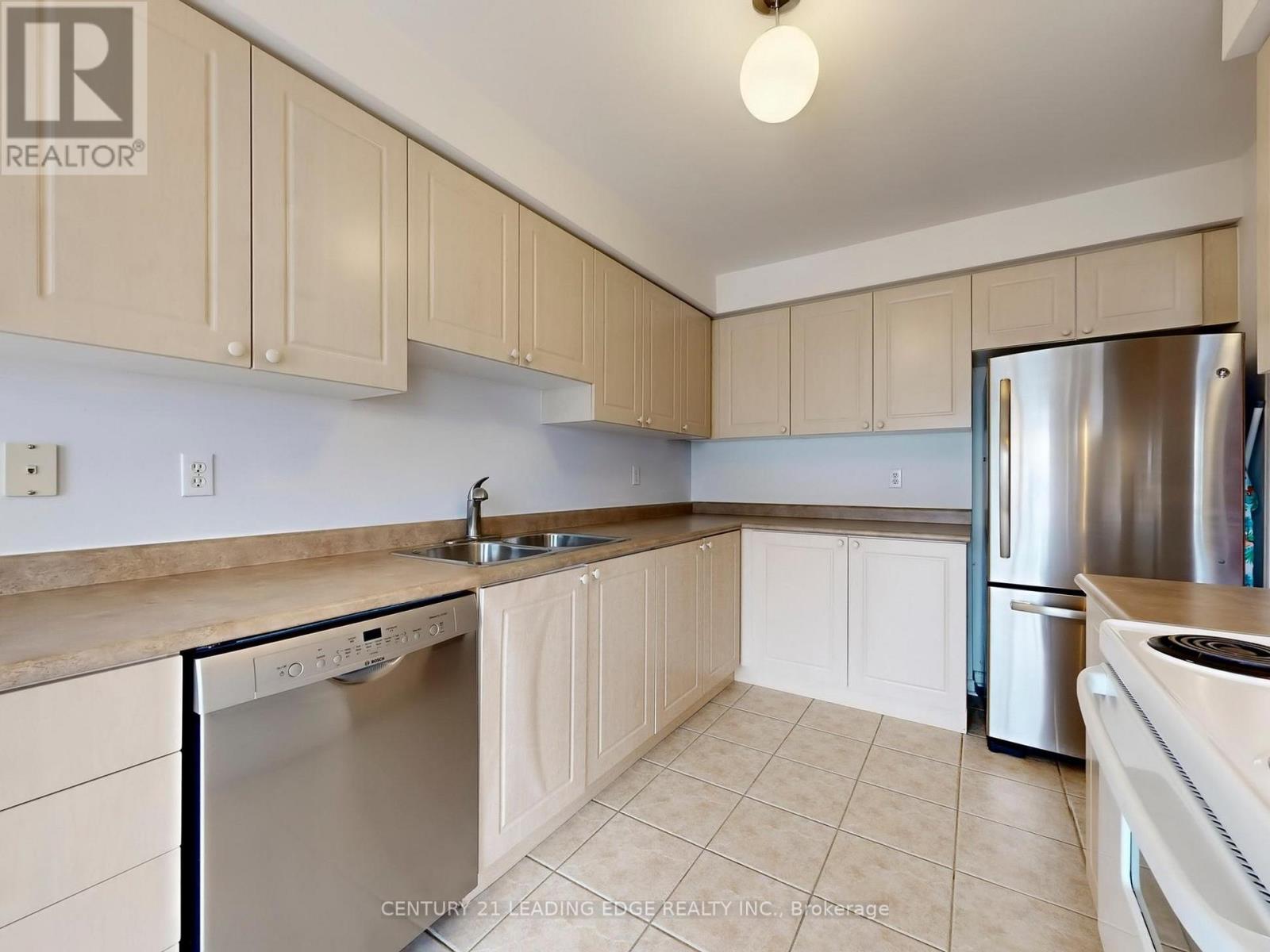 41 Telegraph Drive, Whitby, Ontario  L1P 1S3 - Photo 9 - E12537140