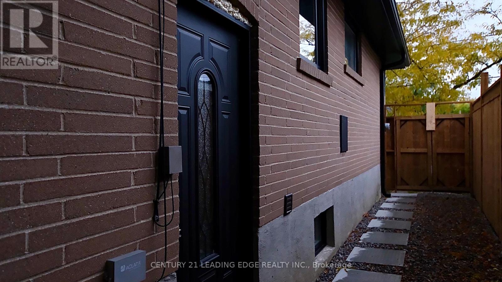 97 Lowcrest Boulevard, Toronto, Ontario  M1T 1K7 - Photo 24 - E12537146