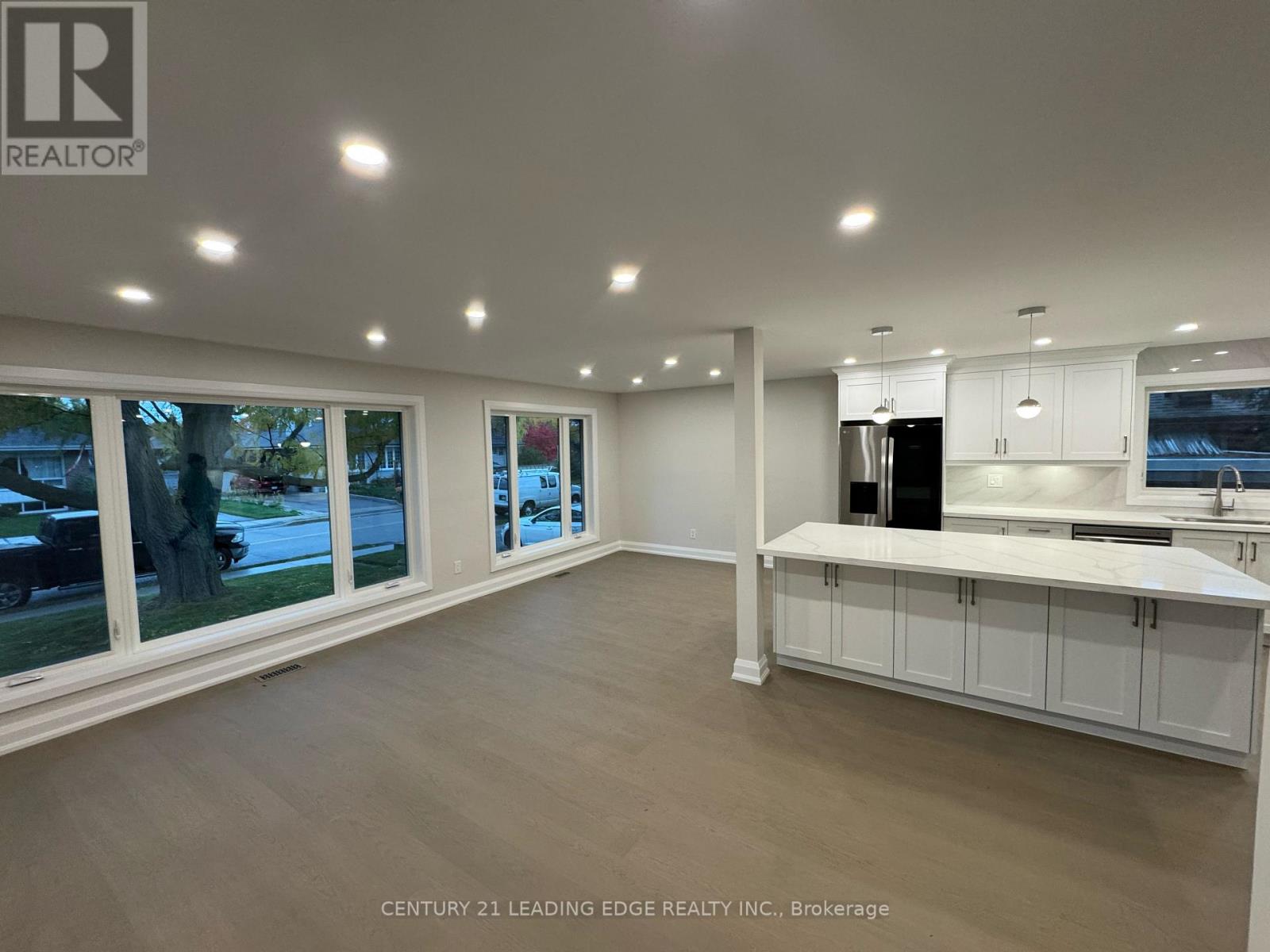 97 Lowcrest Boulevard, Toronto, Ontario  M1T 1K7 - Photo 3 - E12537146