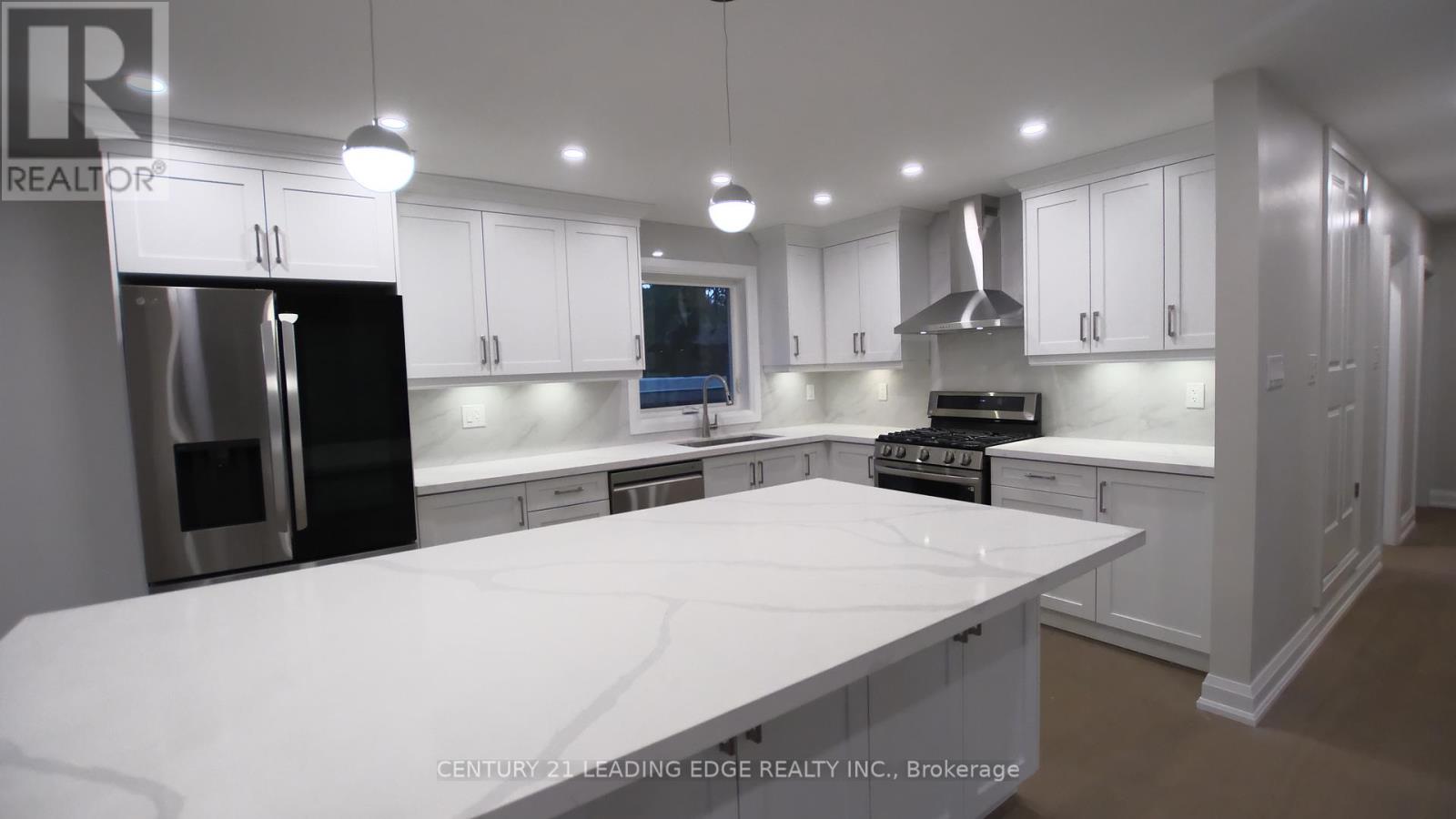 97 Lowcrest Boulevard, Toronto, Ontario  M1T 1K7 - Photo 5 - E12537146