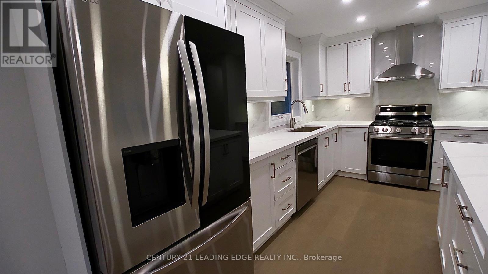 97 Lowcrest Boulevard, Toronto, Ontario  M1T 1K7 - Photo 6 - E12537146