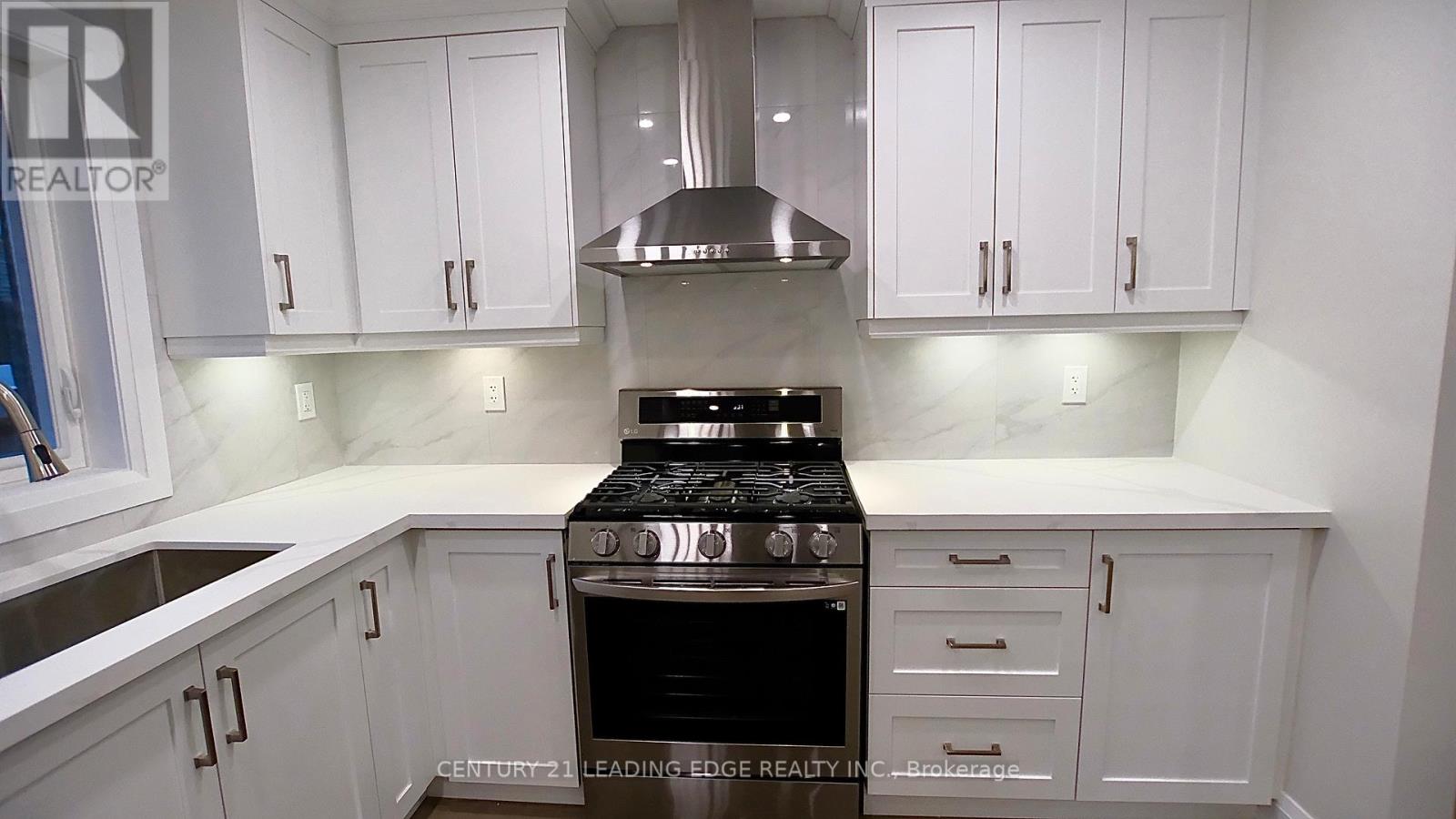 97 Lowcrest Boulevard, Toronto, Ontario  M1T 1K7 - Photo 7 - E12537146