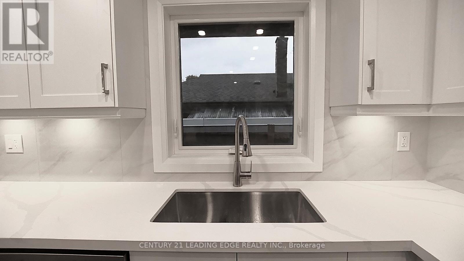 97 Lowcrest Boulevard, Toronto, Ontario  M1T 1K7 - Photo 8 - E12537146