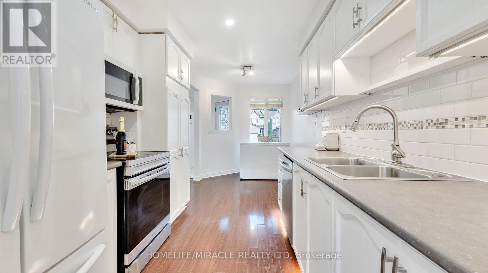 40 Landerville Lane, Clarington, Ontario  L1C 4W8 - Photo 4 - E12537150