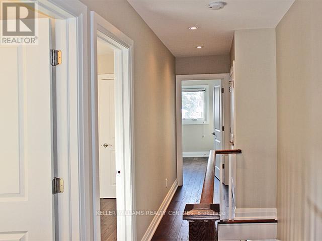 Upper - 453 Ashdale Avenue, Toronto, Ontario M4L 2Z3 - Photo 4 - E12537224