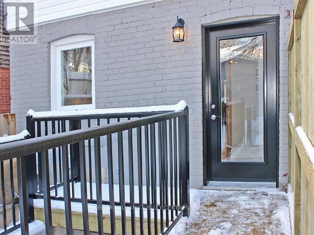 Upper - 453 Ashdale Avenue, Toronto, Ontario M4L 2Z3 - Photo 7 - E12537224