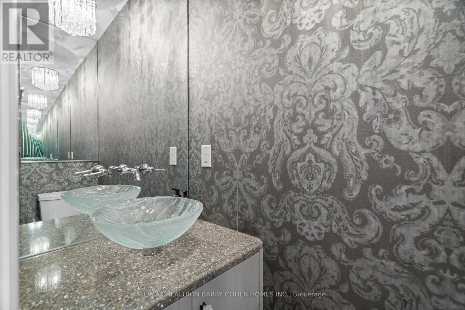 28 Mistywood Crescent, Vaughan, Ontario  L4J 9E6 - Photo 12 - N12537058