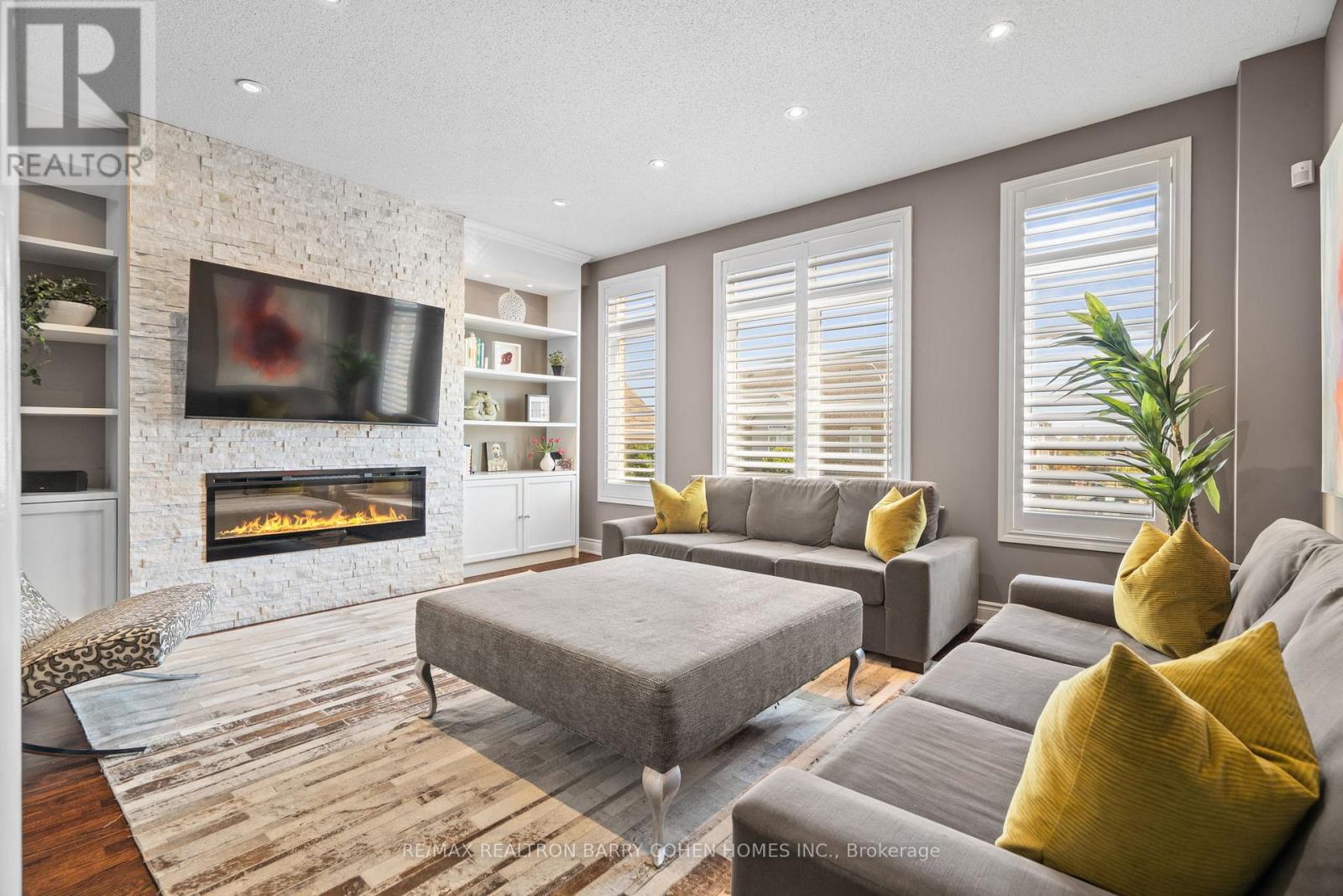 28 Mistywood Crescent, Vaughan, Ontario  L4J 9E6 - Photo 3 - N12537058