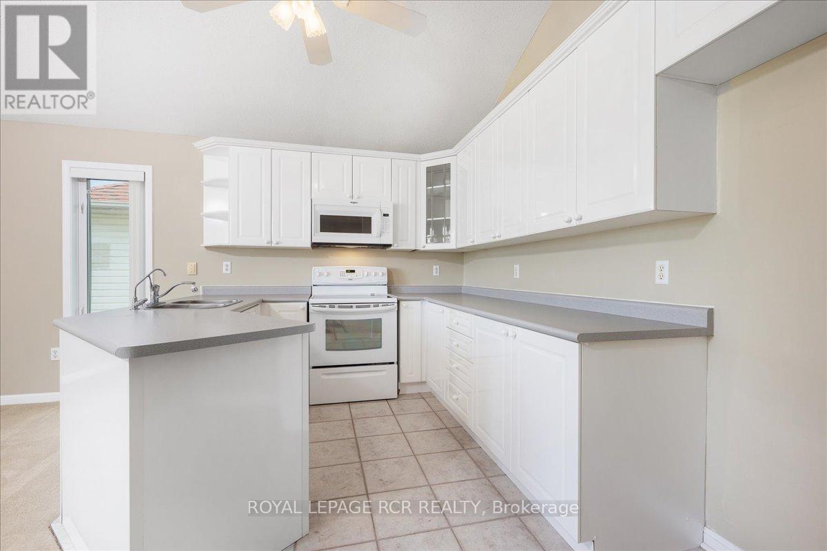 131 Mainprize Crescent, East Gwillimbury (Mt Albert), Ontario  L0G 1M0 - Photo 12 - N12537144