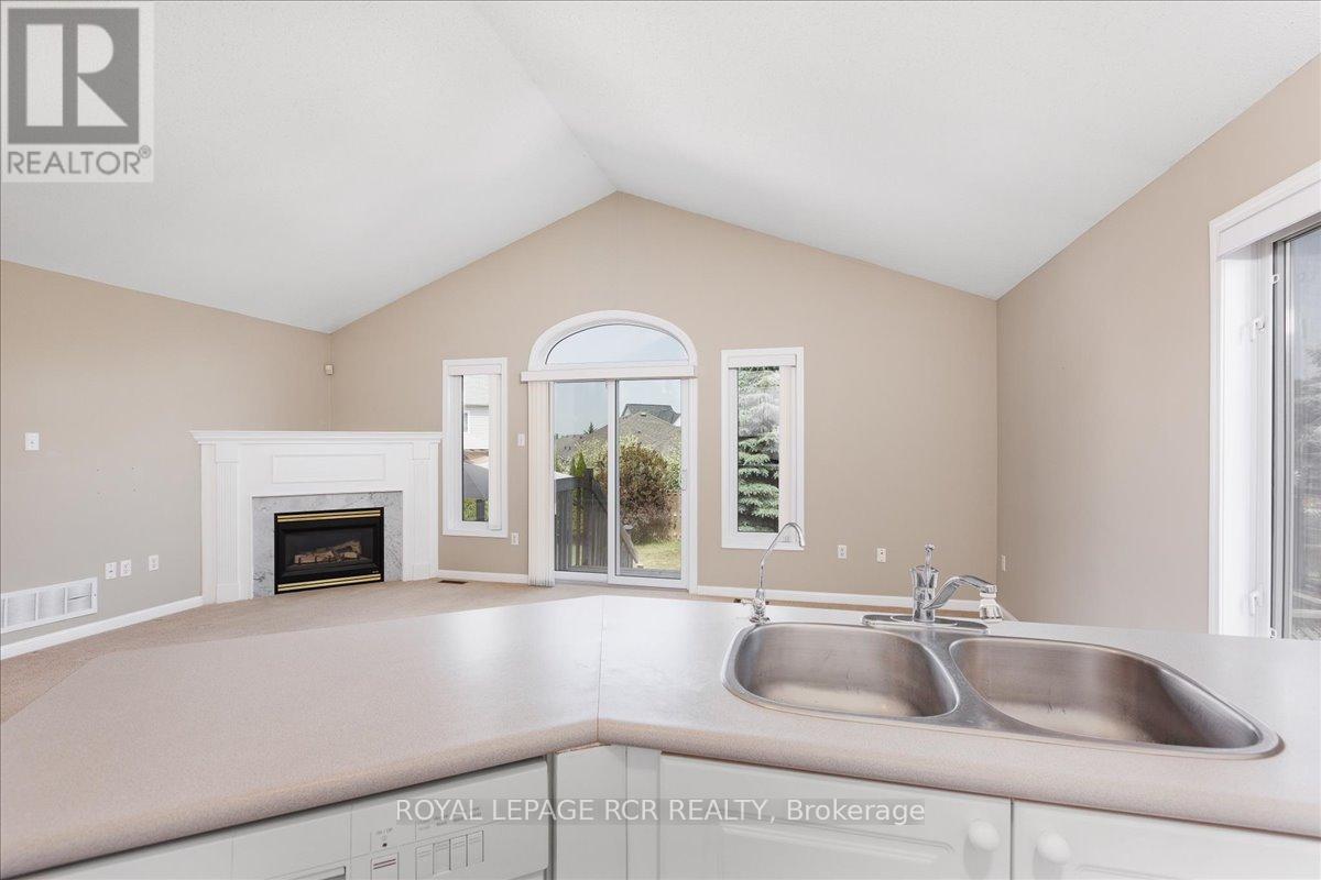 131 Mainprize Crescent, East Gwillimbury (Mt Albert), Ontario  L0G 1M0 - Photo 13 - N12537144