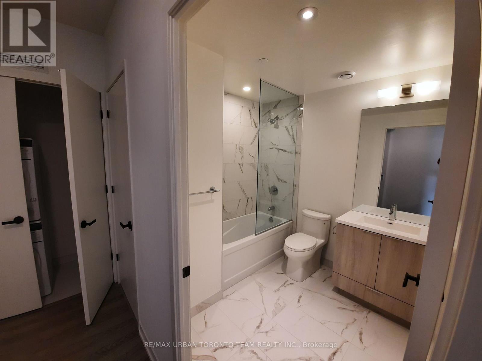 912 - 8 Interchange Way, Vaughan, Ontario  L4K 5Z7 - Photo 15 - N12537186