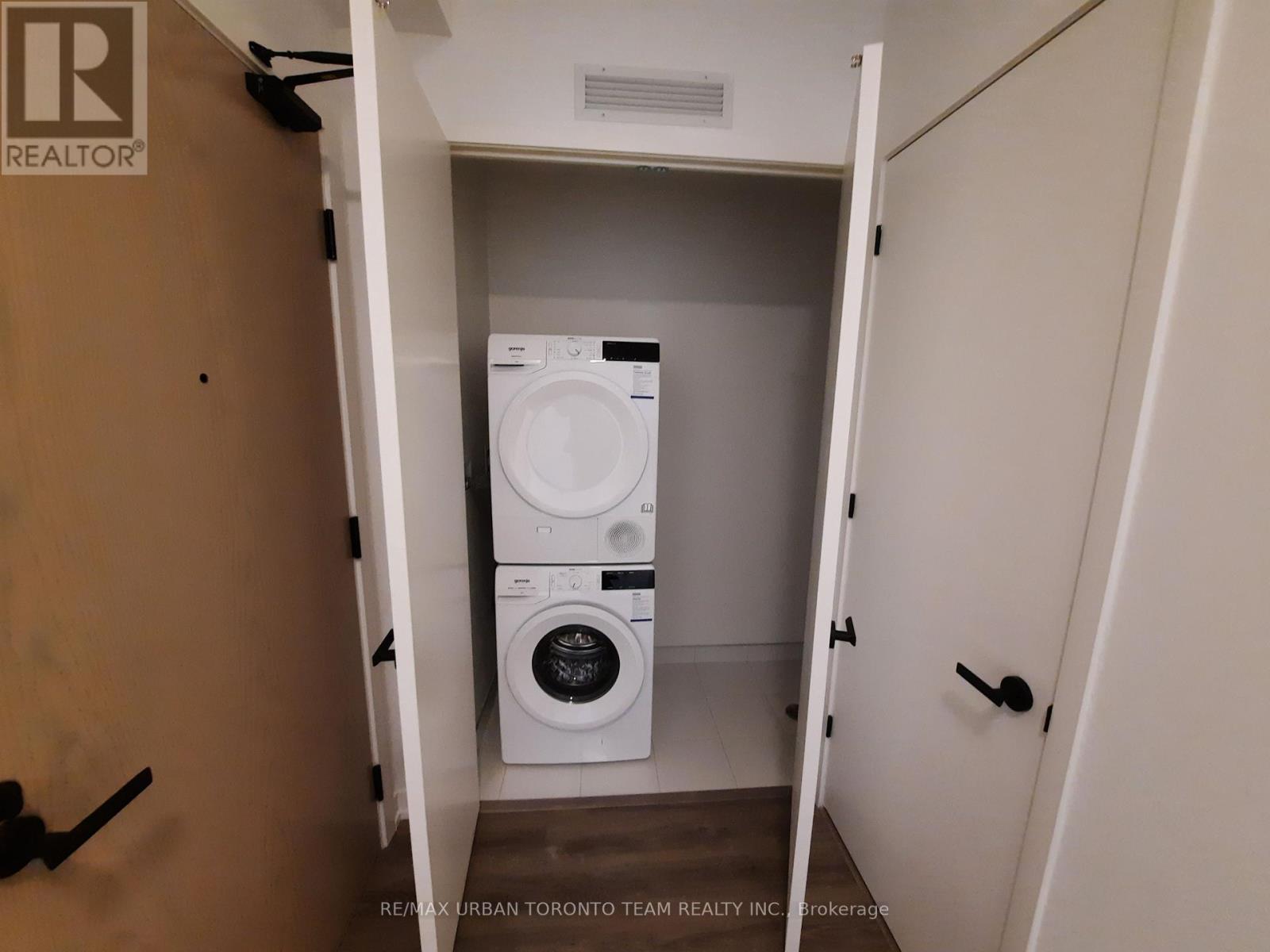 912 - 8 Interchange Way, Vaughan, Ontario  L4K 5Z7 - Photo 16 - N12537186