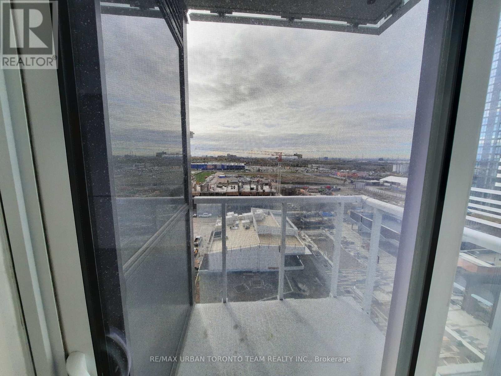 912 - 8 Interchange Way, Vaughan, Ontario  L4K 5Z7 - Photo 6 - N12537186