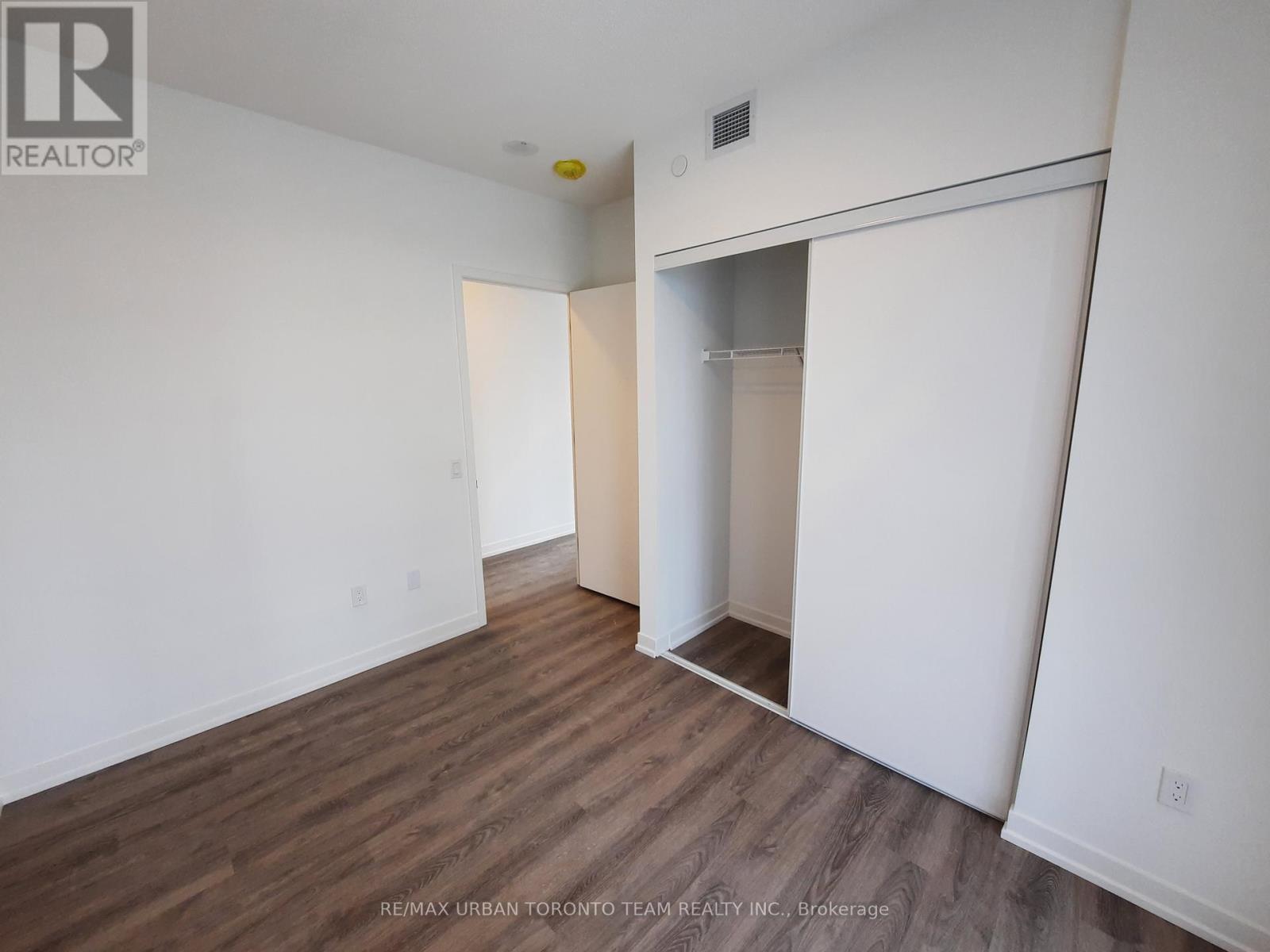 912 - 8 Interchange Way, Vaughan, Ontario  L4K 5Z7 - Photo 8 - N12537186