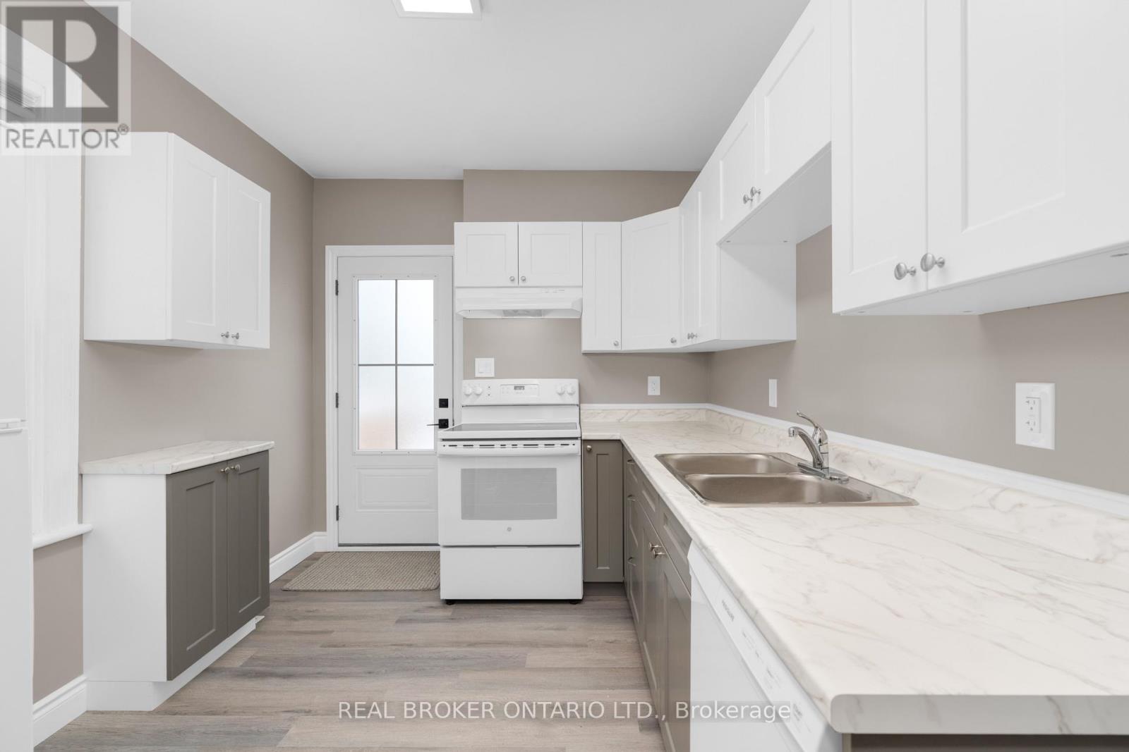 351 Arthur Street, Orillia, Ontario  L3V 3M9 - Photo 11 - S12537128