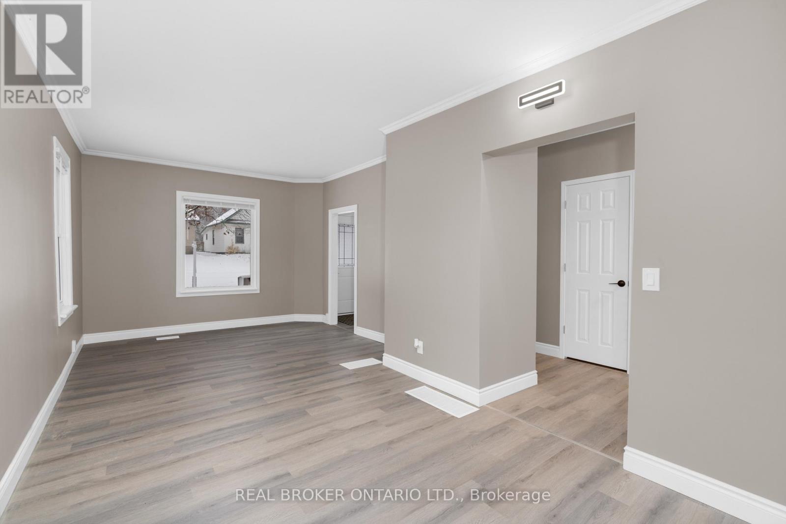 351 Arthur Street, Orillia, Ontario  L3V 3M9 - Photo 6 - S12537128