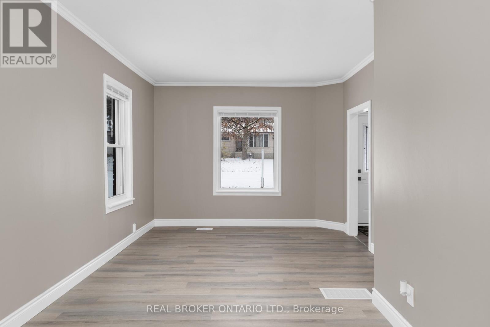 351 Arthur Street, Orillia, Ontario  L3V 3M9 - Photo 7 - S12537128