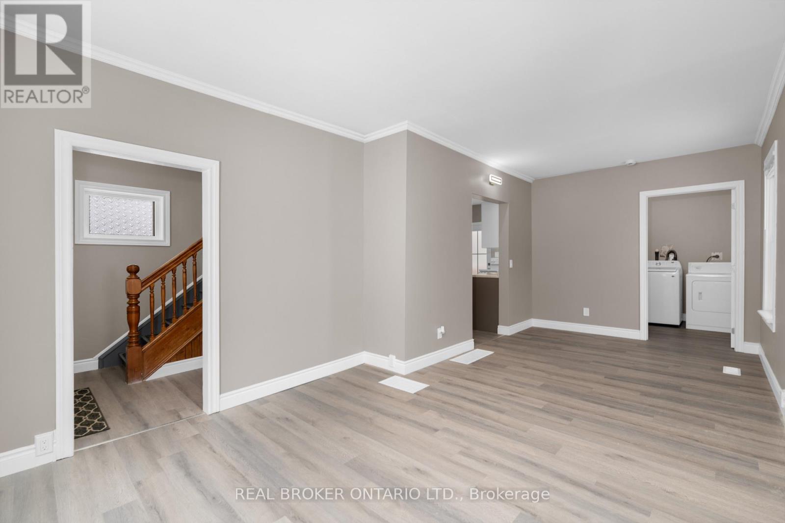 351 Arthur Street, Orillia, Ontario  L3V 3M9 - Photo 8 - S12537128