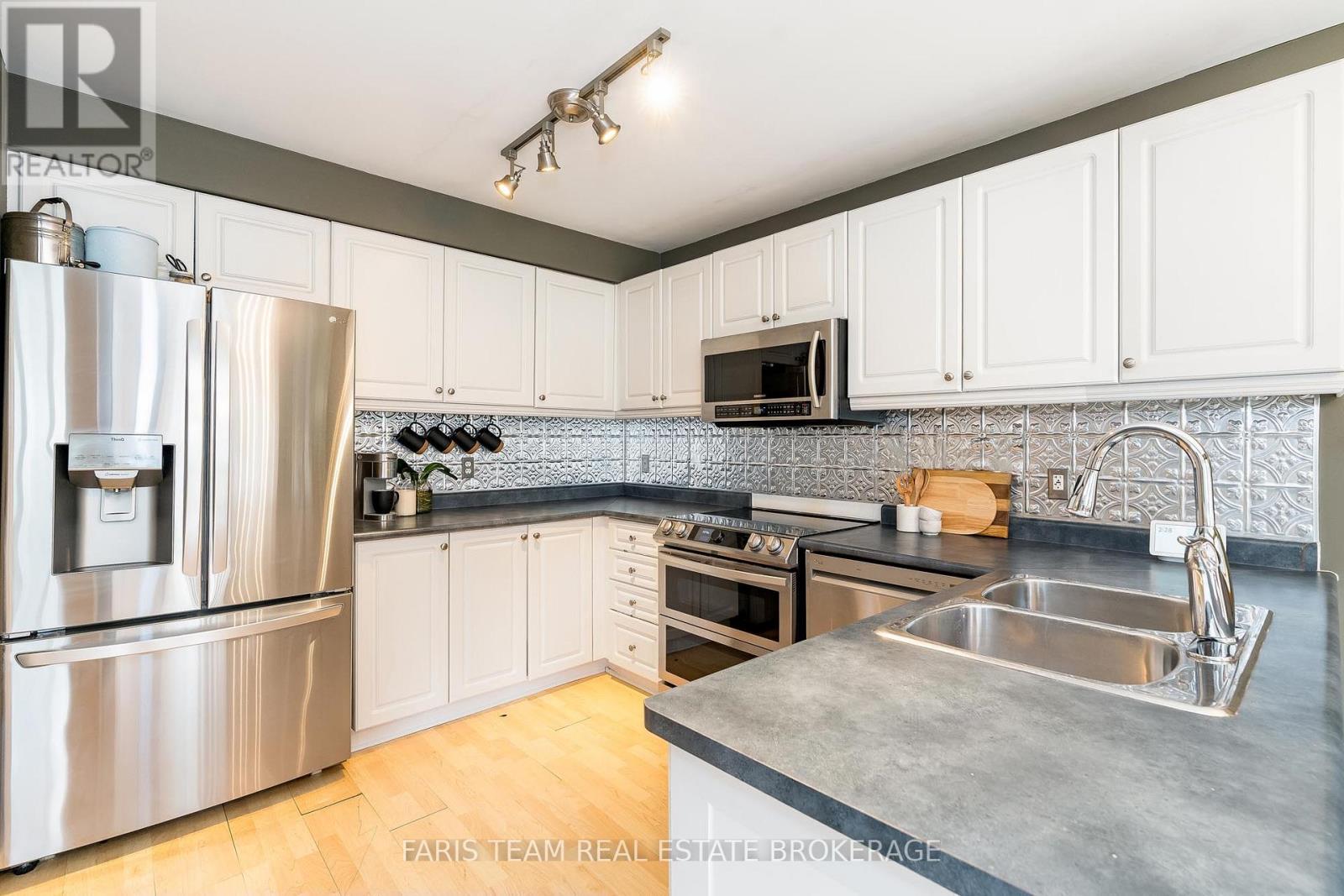 6 Julia Crescent, Orillia, Ontario  L3V 7Y9 - Photo 4 - S12537234