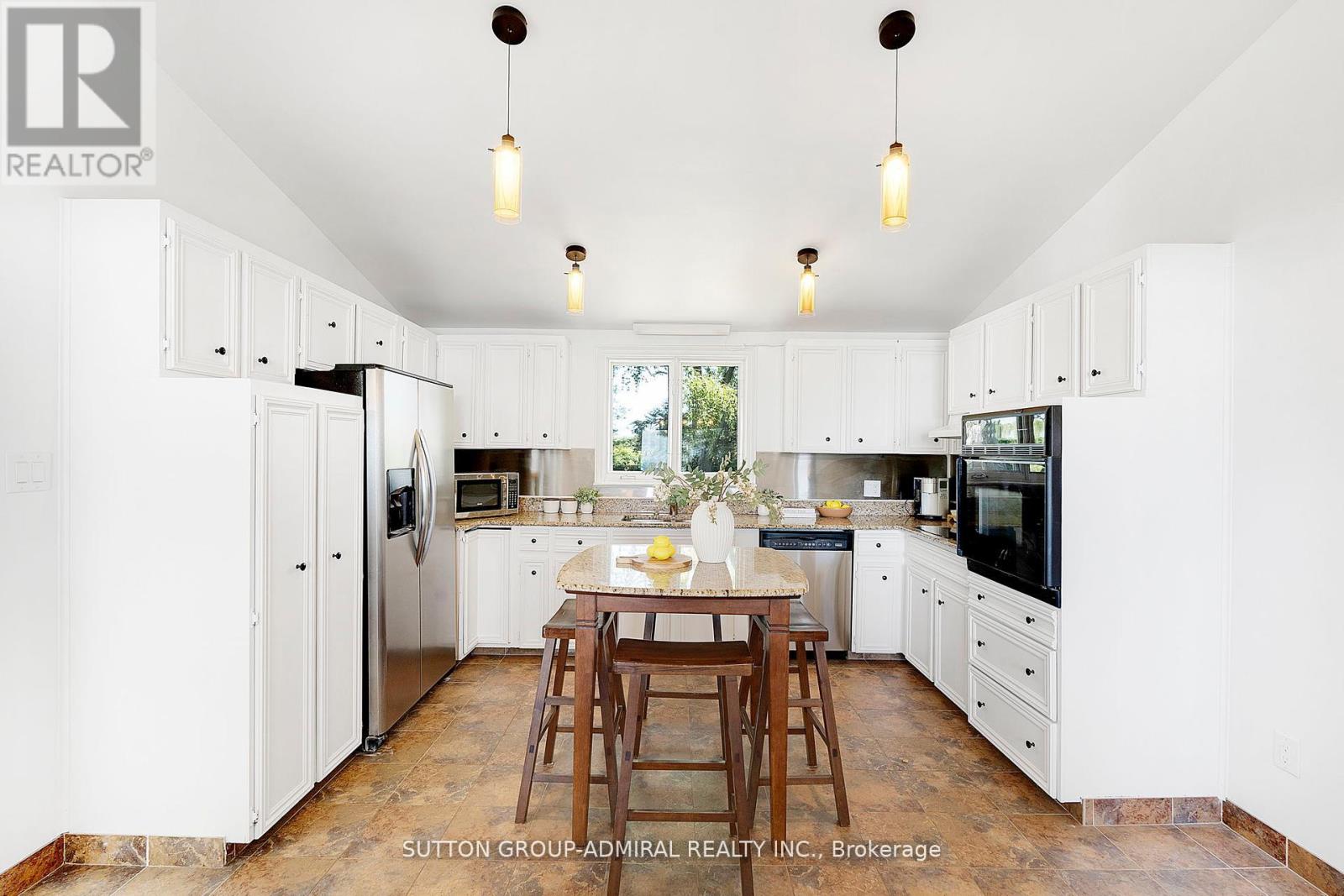 2232 Lakeshore Drive, Ramara, Ontario  L0K 1B0 - Photo 18 - S12537282