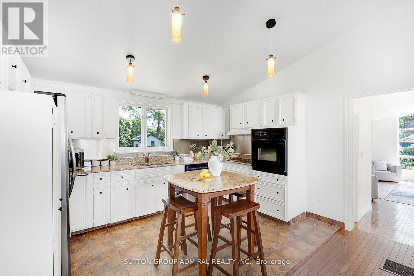 2232 Lakeshore Drive, Ramara, Ontario  L0K 1B0 - Photo 19 - S12537282