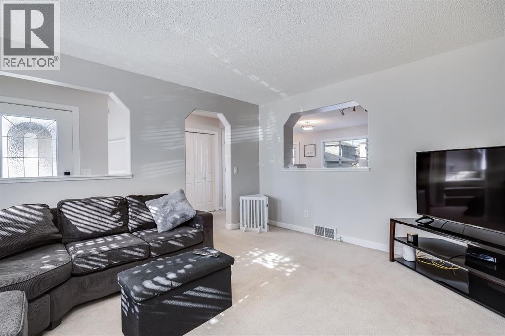 212 Luxstone Place Sw, Airdrie, Alberta  T4B 3C1 - Photo 4 - A2264979