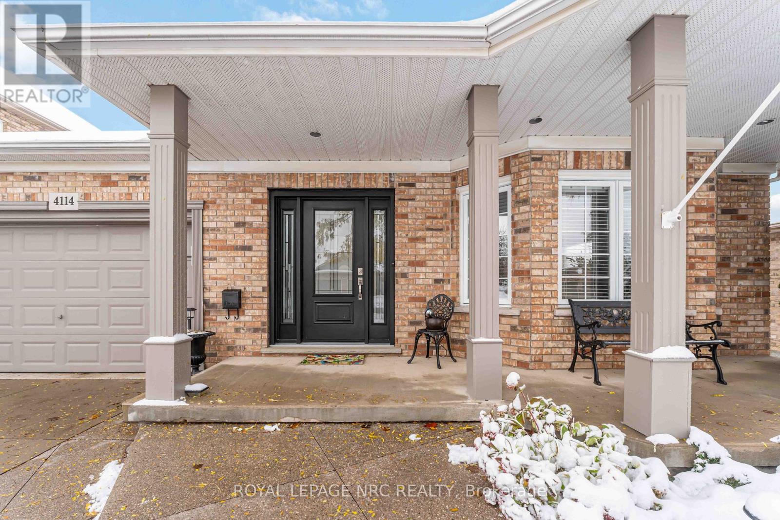 4114 Highland Park Drive, Lincoln, Ontario  L3J 0L7 - Photo 3 - X12537442