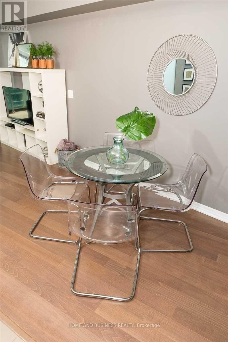 809 - 223 Webb Drive, Mississauga, Ontario  L5B 0E8 - Photo 7 - W12537050