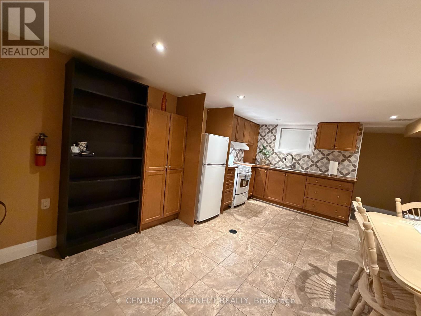 245 Nairn Avenue, Toronto, Ontario  M6E 4H5 - Photo 10 - W12537054