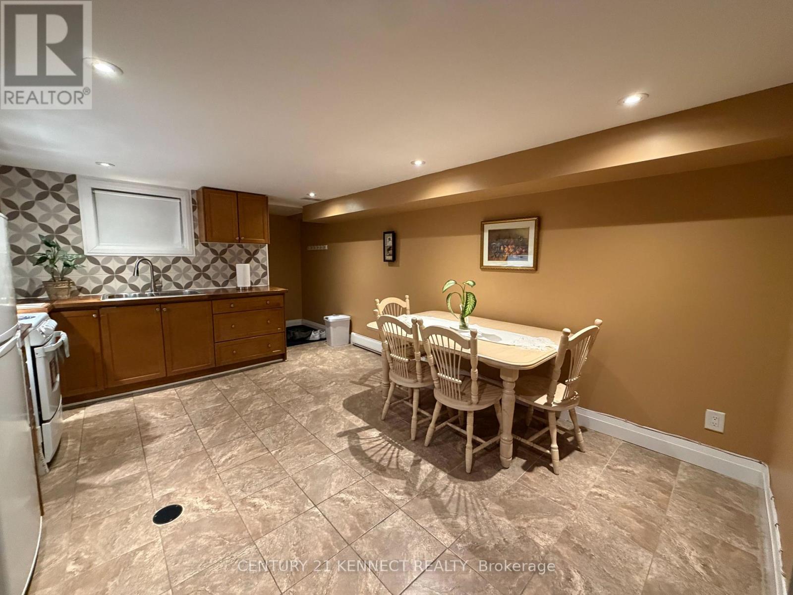 245 Nairn Avenue, Toronto, Ontario  M6E 4H5 - Photo 11 - W12537054