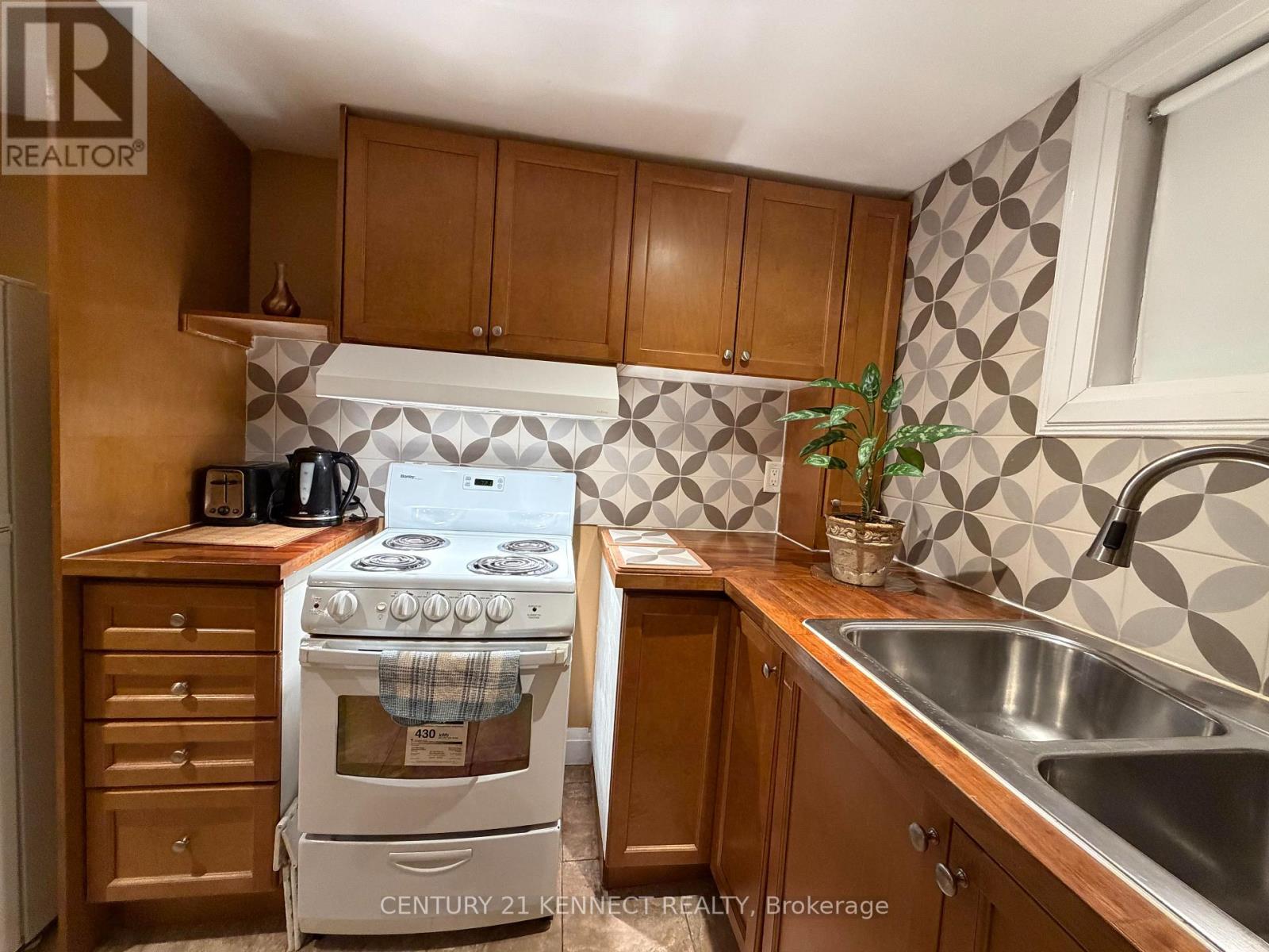 245 Nairn Avenue, Toronto, Ontario  M6E 4H5 - Photo 12 - W12537054