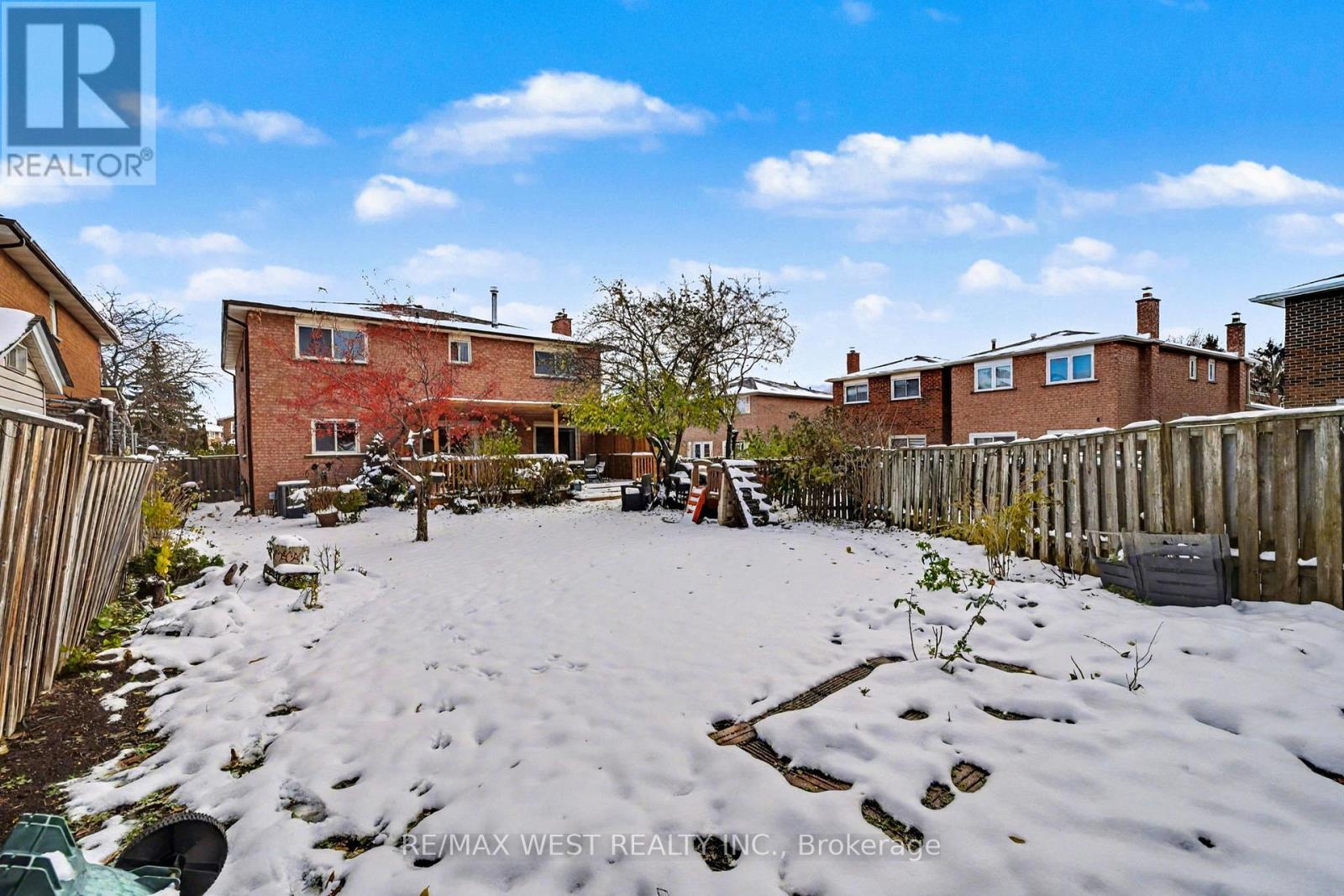 1155 Willowbank Trail, Mississauga, Ontario  L4W 4B9 - Photo 14 - W12537080