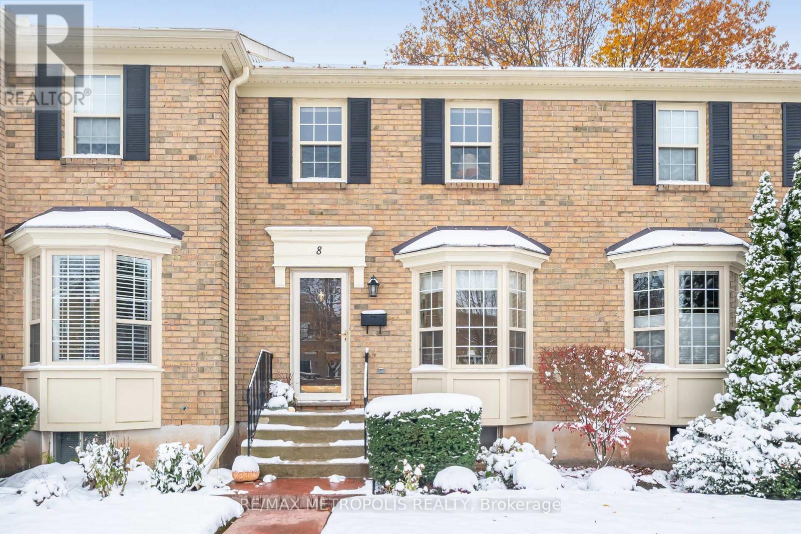 8 - 2390 WOODWARD AVENUE, Burlington, Ontario